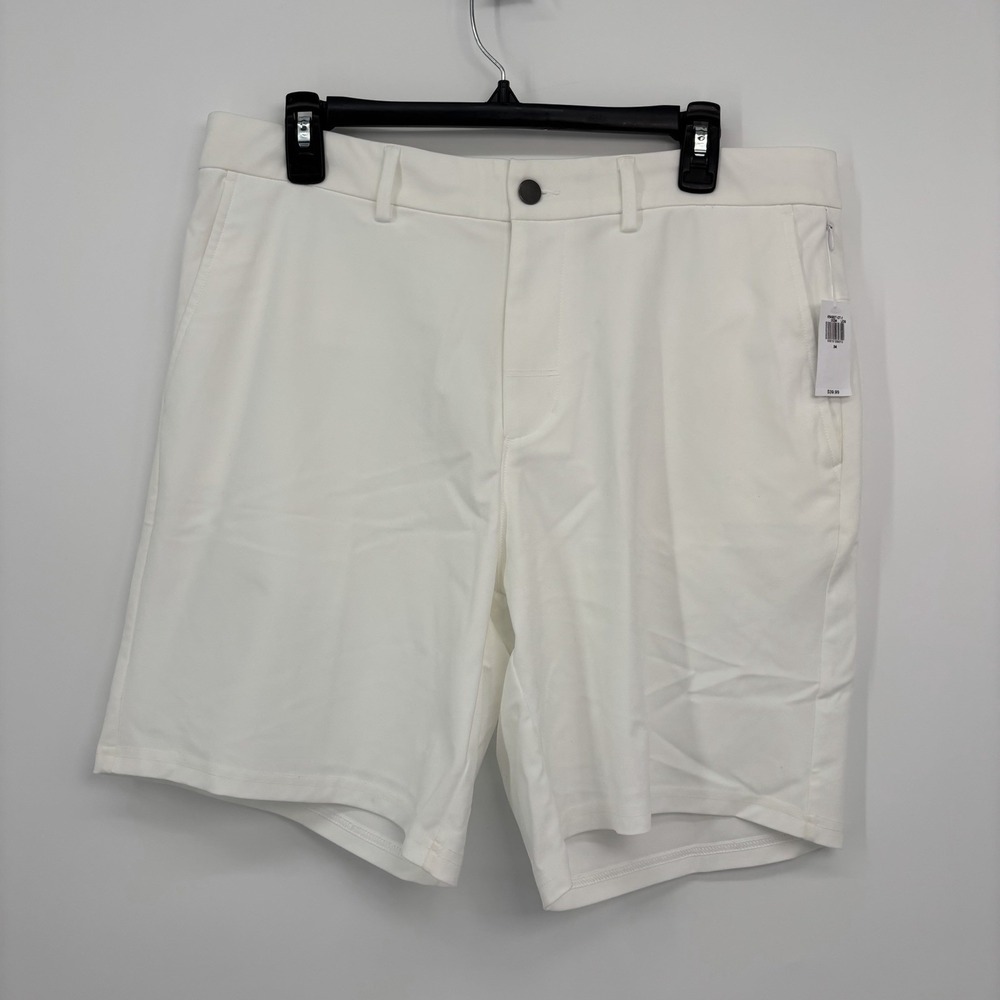 Old Navy Tech Hybrid 4 Way Stretch White Shorts Mens Size 34 8" Inseam Golf